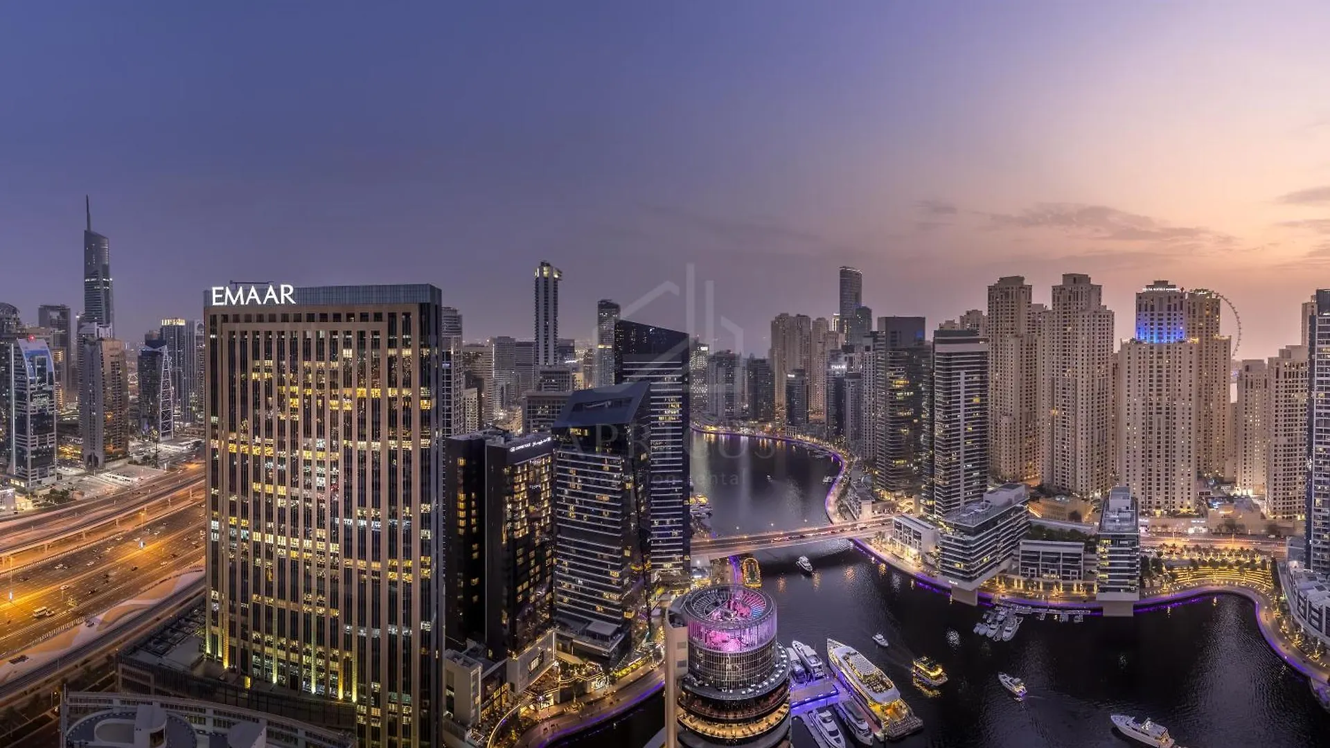Magnificent Apartment In Emaar Dubai Marina location